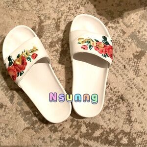 Women's Floral Slide Sandals - White and Pink